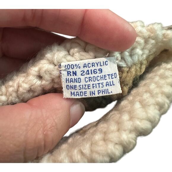 Vintage-Style Crochet Slippers with Floral Design - Picture 3 of 5